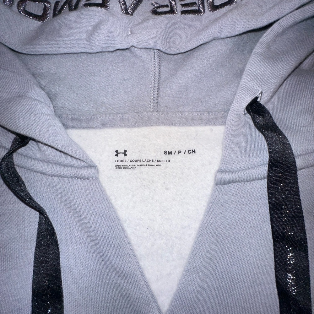 Cropped Under Armour Sweatshirt